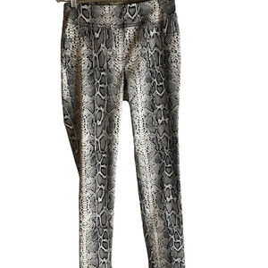 NWT Van Heusen Super Stretch Pull On Ankle Pants Snake Skin Pattern Size 4